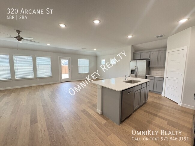 Photo - 320 Arcane St