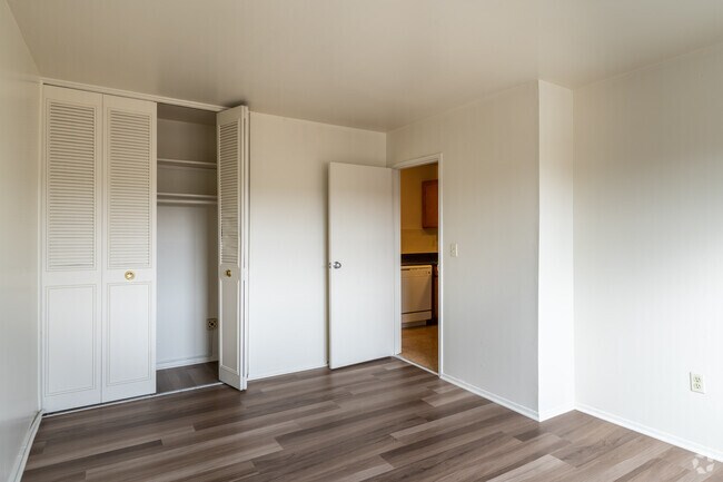 1BR, 1BA - 657SF