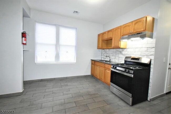 Photo - 482 S 17th St