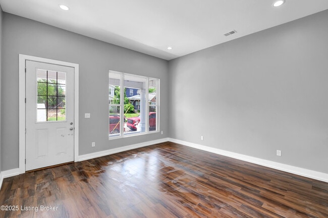 Photo - 511 E Kentucky St