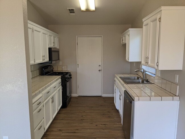 Photo - Nice 3 bedroom home, recently updated offe...