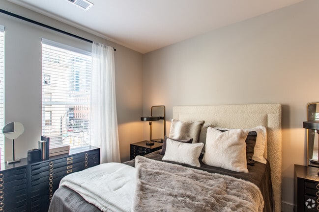 2BR, 2BA - 1,046 SF - B2-0 - The Nicholas