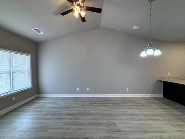 Photo - 301 Spring St