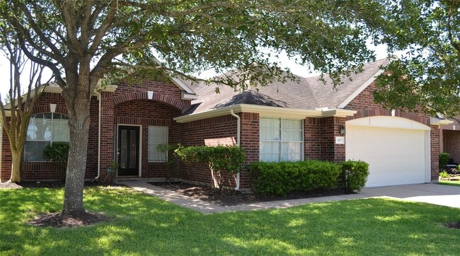 Building Photo - 2407 Pine Shadows Dr Rental