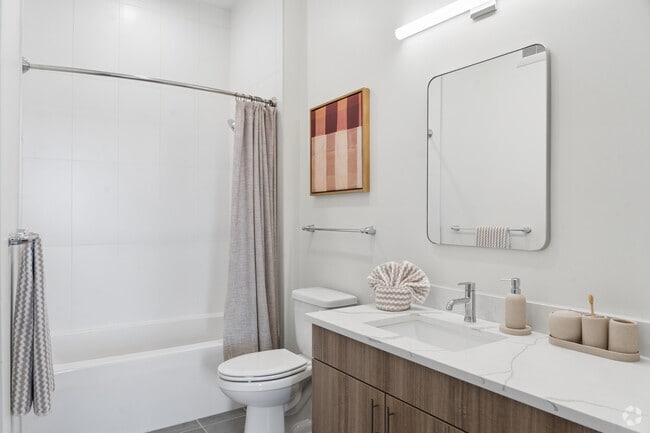 2BR, 2BA - 1,068SF - Second Bathroom