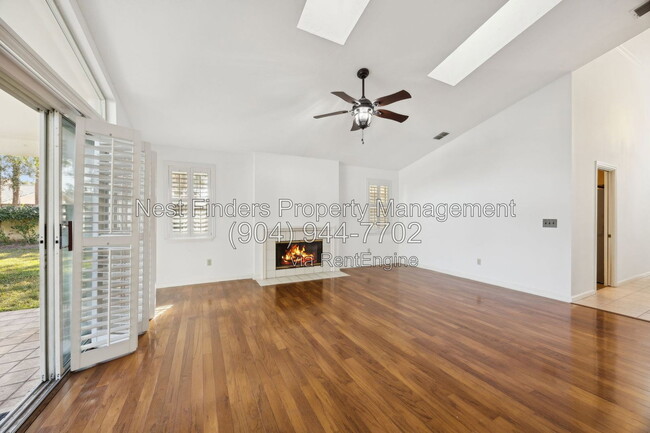4063 Mizner Ct