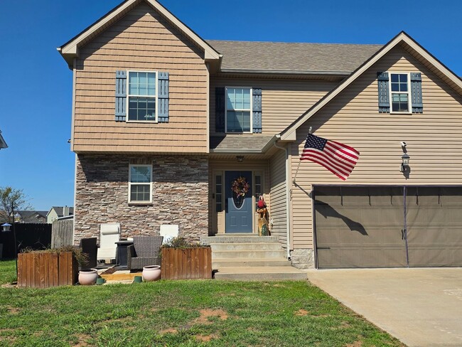 Building Photo - Charming 2-Story Home Available This Novem...