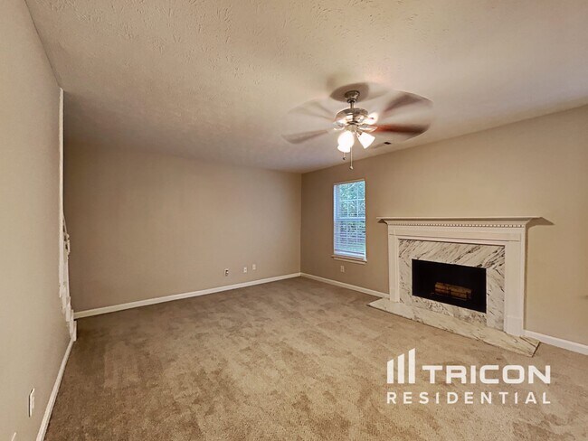 Photo - 335 Orleans Blvd