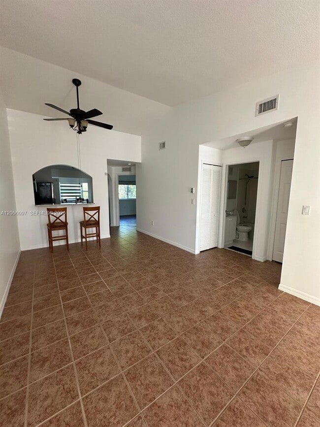 Photo - 2920 SE 12th Rd Unit 203-30