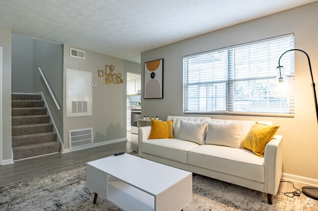 2BR, 2BA - 1090SF