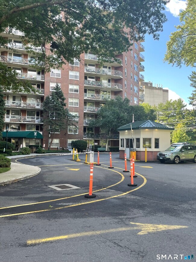 91 Strawberry Hill Ave Unit 424