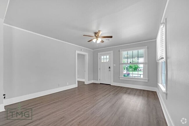 Building Photo - Completely Updated 2 Bed/2 Bath! ONE MONTH... Rental