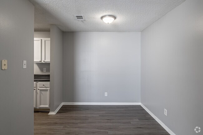 2BR, 2BA - 1,056SF - Dining Area