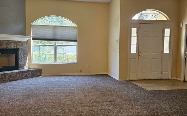 885 SW Jaguar Dr