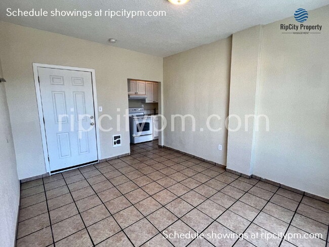 Building Photo - 821 N Lombard St Rental
