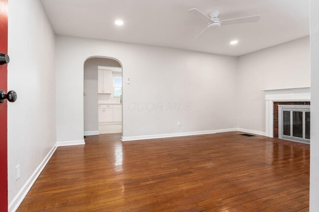 Photo - 884 S Chesterfield Rd