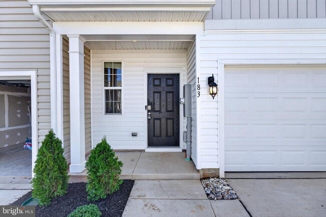 Photo - 183 Caterpillar Dr