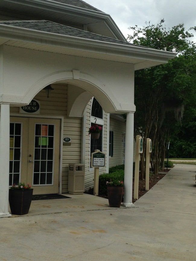 Photo - Manatee Springs Apartments