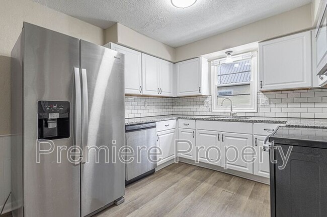 Photo - 334 W Sea Ave