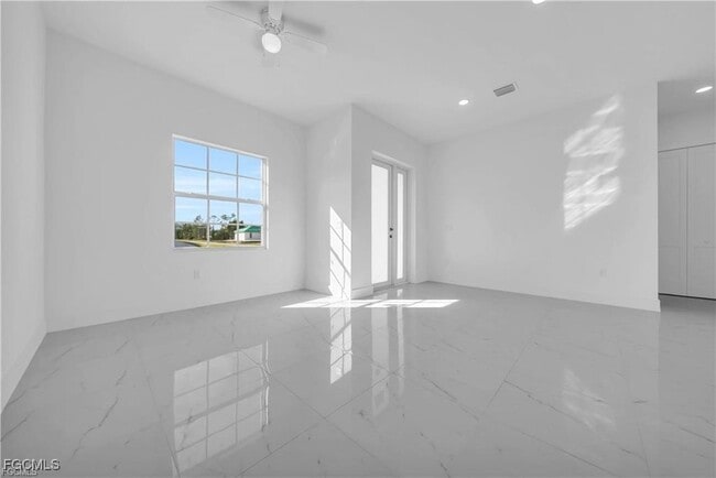 Photo - 3310 11th St W