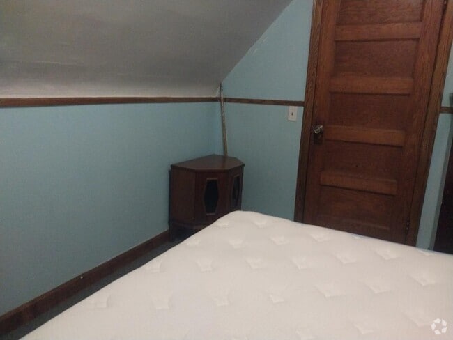 Building Photo - 9135 97th St Rental
