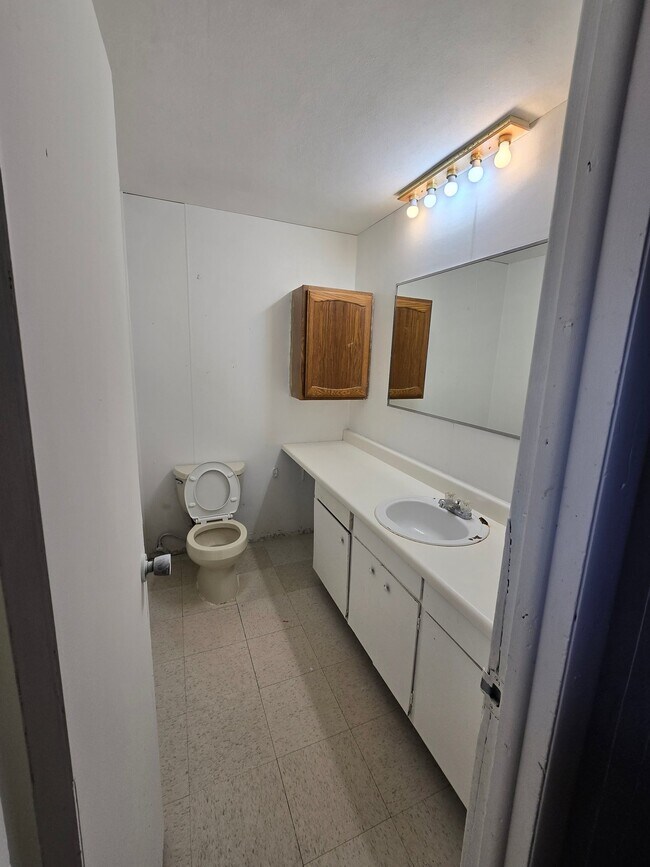 41192 N Green Bay Rd Unit Main