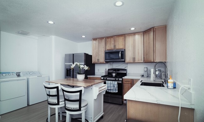 Photo - 730 Sunset Pkwy Unit A