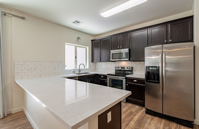 Photo - 1061 S Hawk Ln