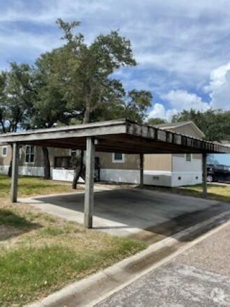 Building Photo - 1800 N Live Oak St Rental