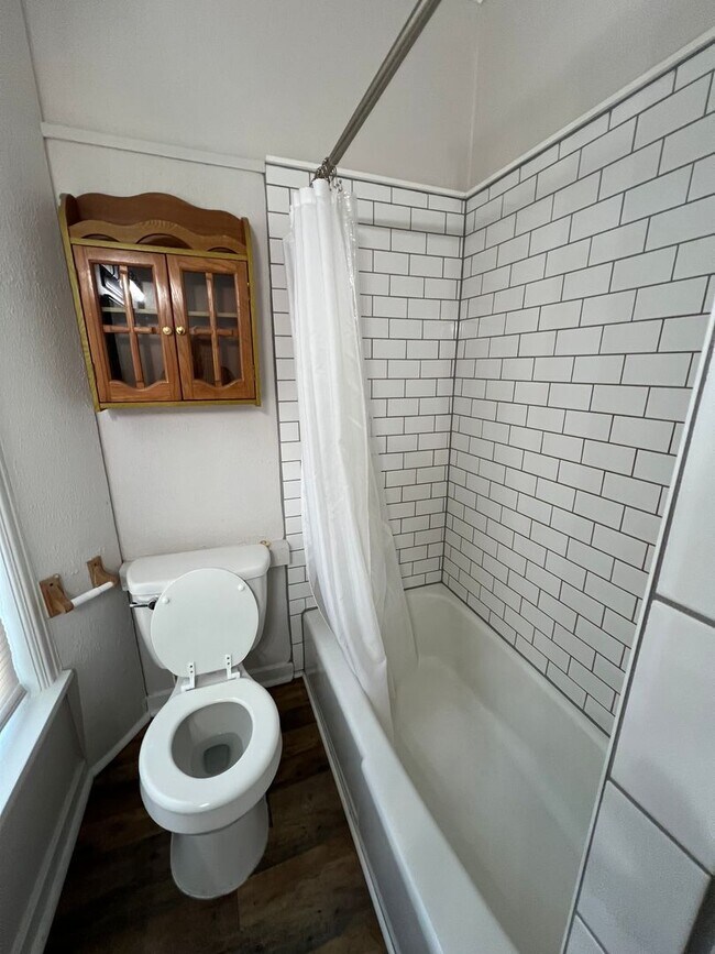 200 Walnut St Unit 200 Walnut Apt 3