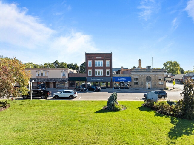 Photo - 106 N Main St