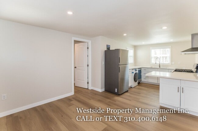 Building Photo - 316 Ximeno Ave Unit 316 1/2 (Middle , Detached) Rental