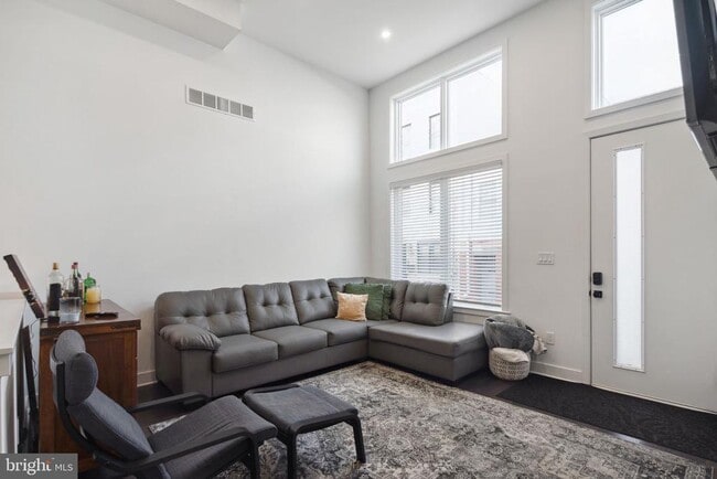 Photo - 1315 S Capitol St