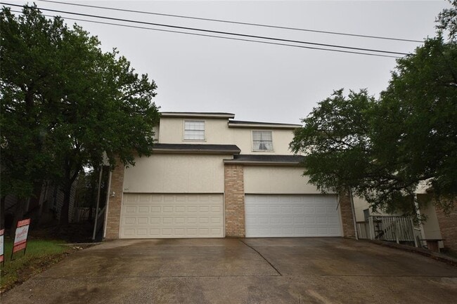 Building Photo - 921 Sagewood Trail