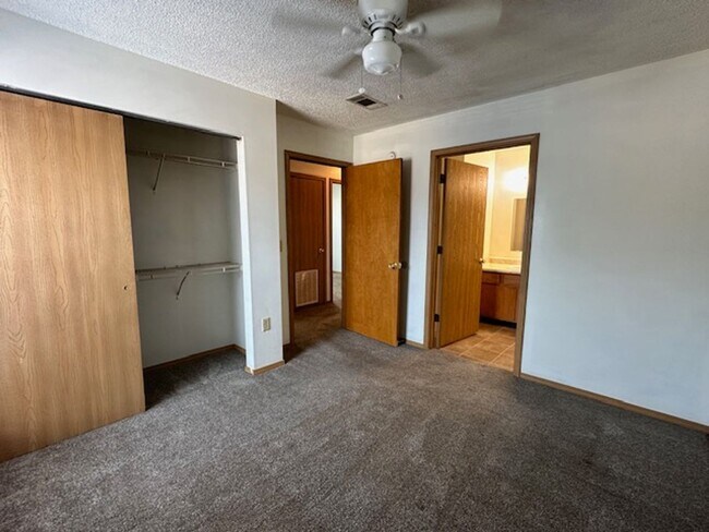 Photo - 3 Bedroom / 2 Bath Apartment Unit 03