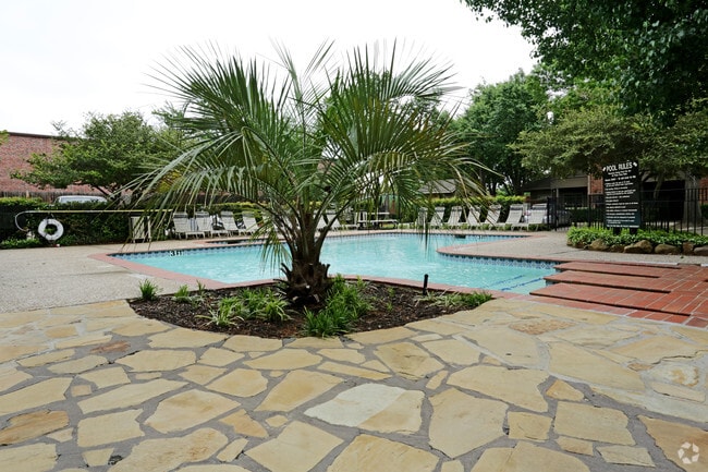 Pool - Parkford Oaks Apartments
