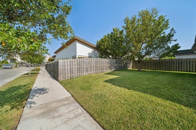 Photo - 7635 NW 103rd Pl
