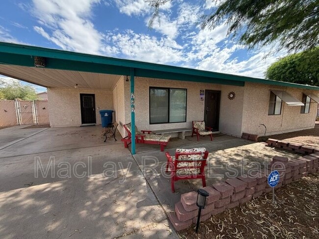Building Photo - 603 E Hondo Ave