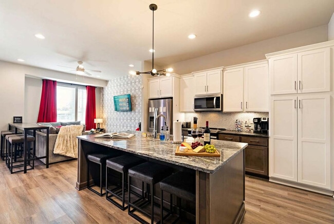 Photo - 2135 24th Ave N Unidad SI ID1387453P