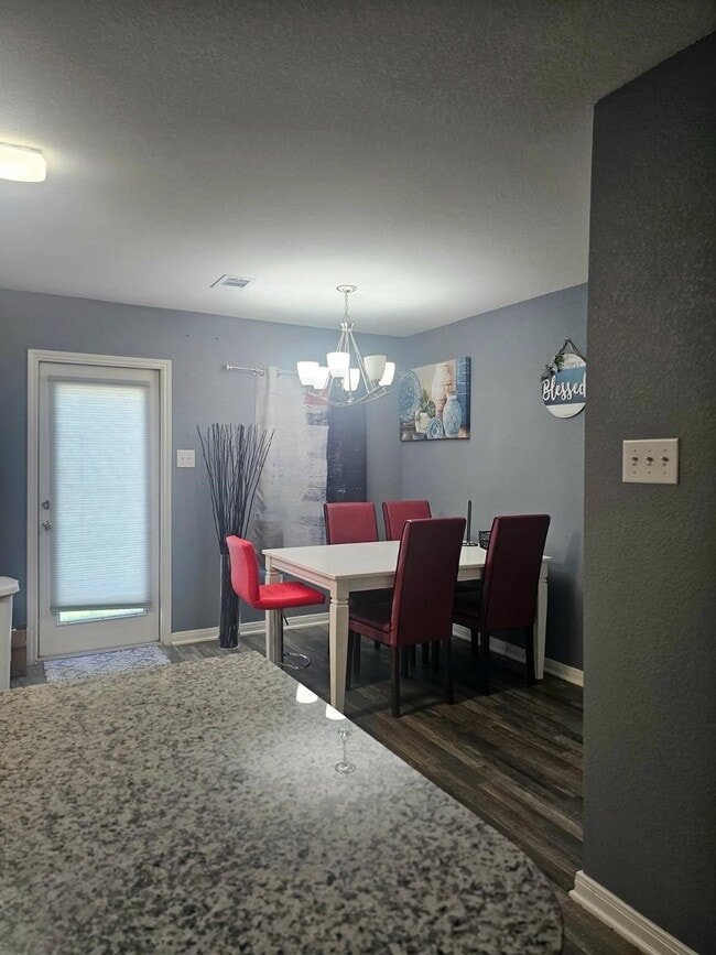 Photo - 1010 Cedar Point Dr