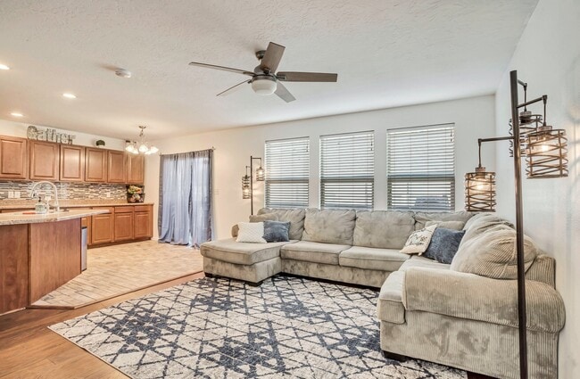 1233 Firefly Dr