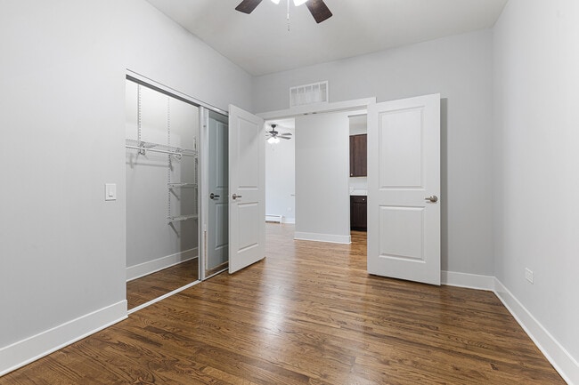 Photo - 1625 W Howard St Unit 212