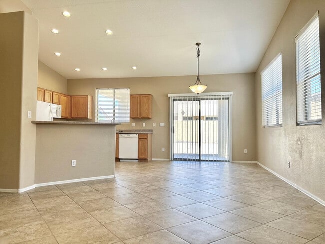 Photo - 6660 E Roland St