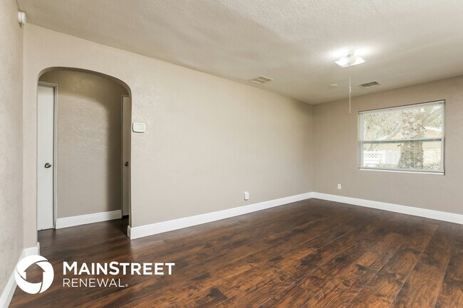 Photo - 19 Volusia Dr