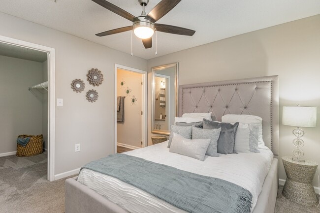 Litchfield Oaks Apartments