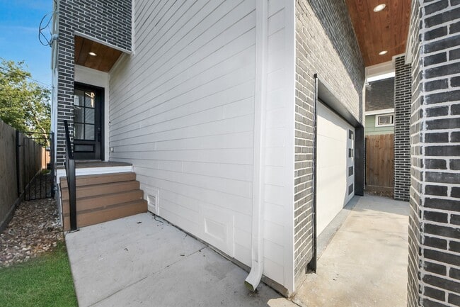 Photo - 3508 Omega St