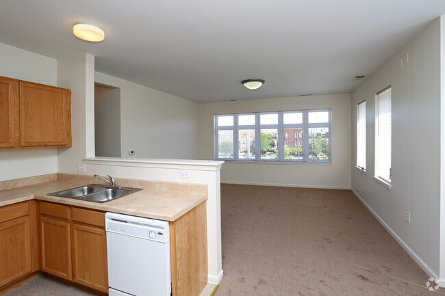 2 BR, 1BA - 872SF - Kitchen & Living Room