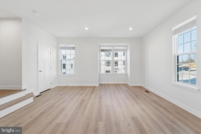 Photo - 208 River Birch Wy