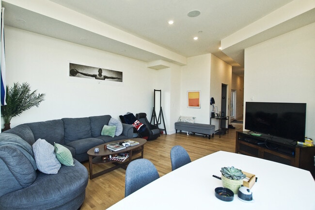 Photo - 424 Massachusetts Ave