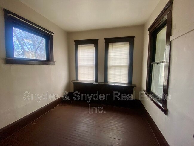 Photo - 362 E South St